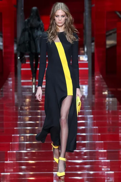 Look 37